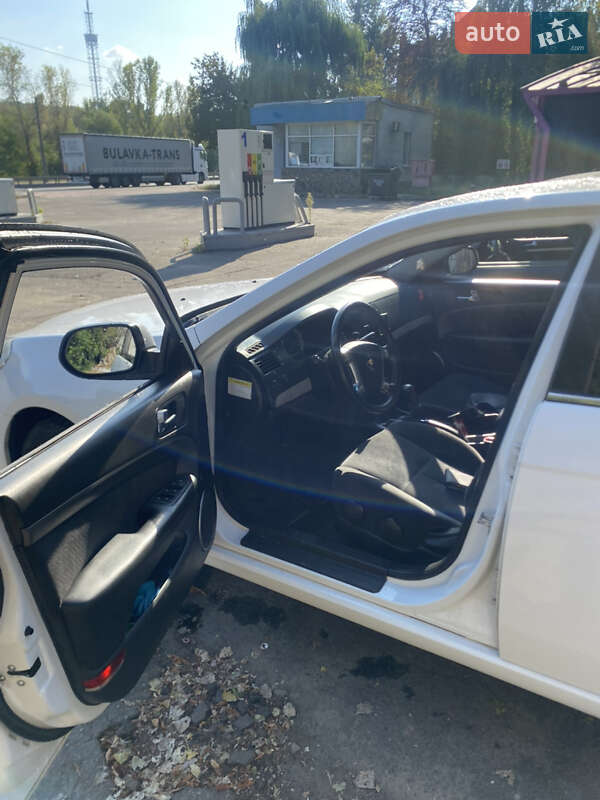 Седан Chevrolet Epica 2008 в Киеве фото 8 Седан Chevrolet Epica 2008 в Киеве