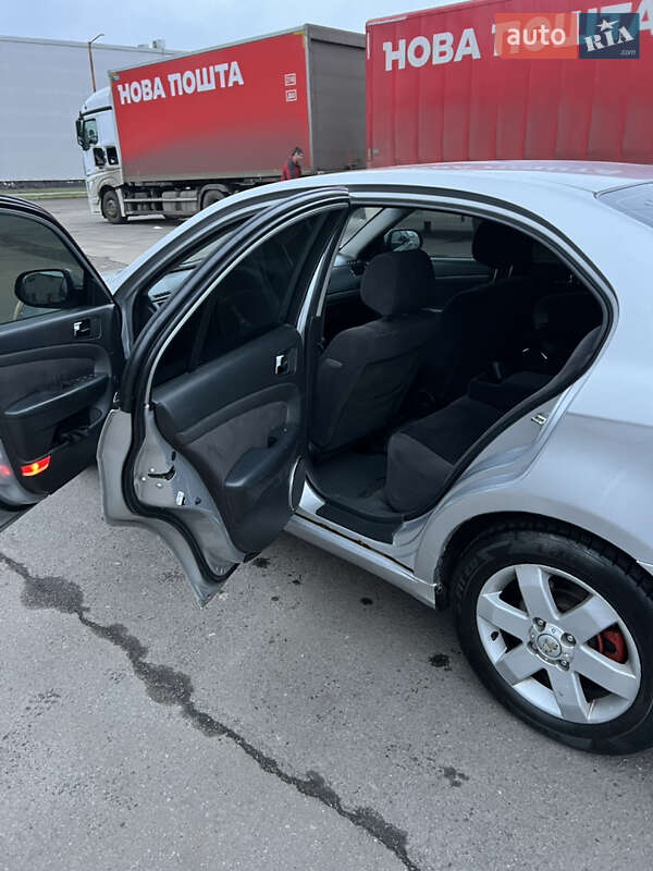 Седан Chevrolet Epica 2007 в Кривому Розі