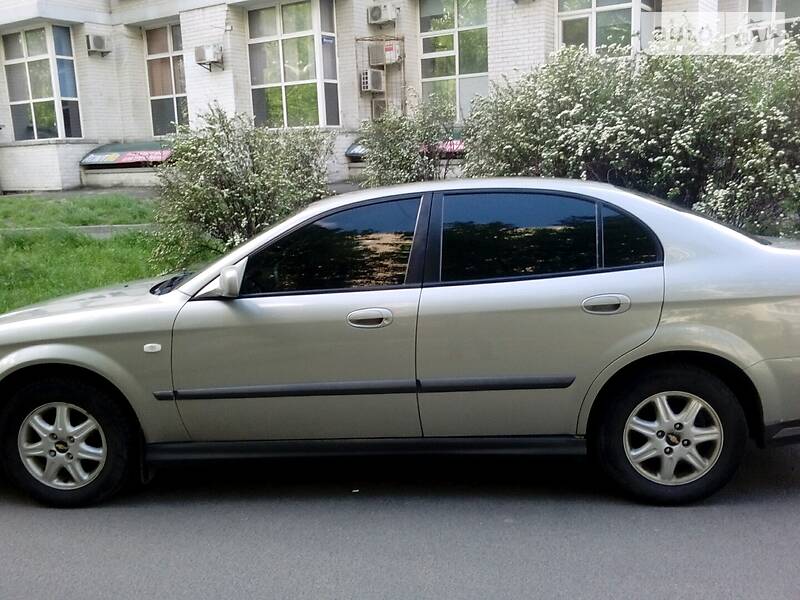 Седан Chevrolet Evanda 2005 в 