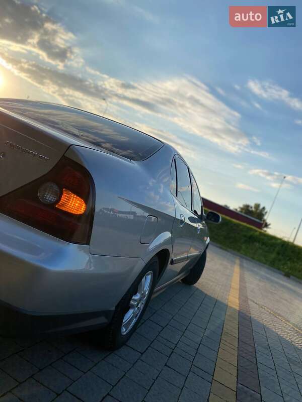 Седан Chevrolet Evanda 2005 в Стрые