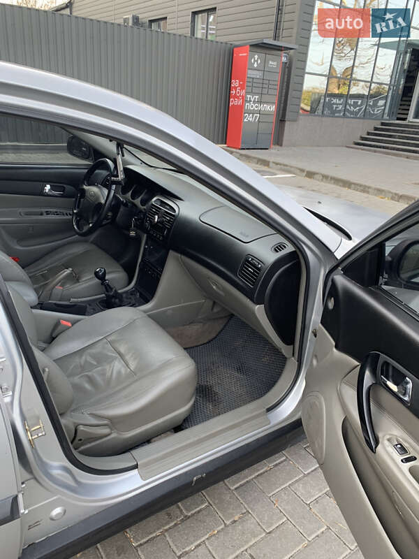 Седан Chevrolet Evanda 2005 в Житомире