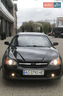 Седан Chevrolet Evanda 2005 в 