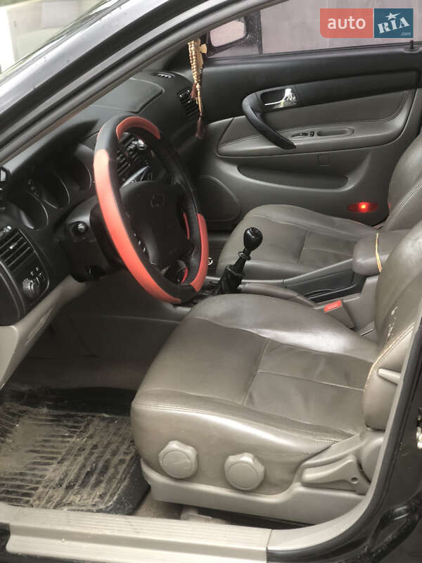 Седан Chevrolet Evanda 2005 в Ужгороді