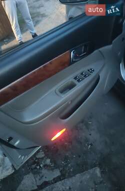 Седан Chevrolet Evanda 2006 в 