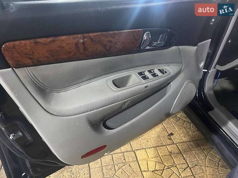 Седан Chevrolet Evanda 2005 в Захарьевке