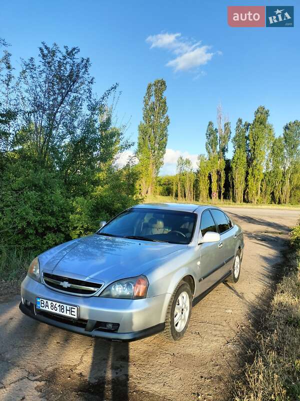 Седан Chevrolet Evanda 2005 в 