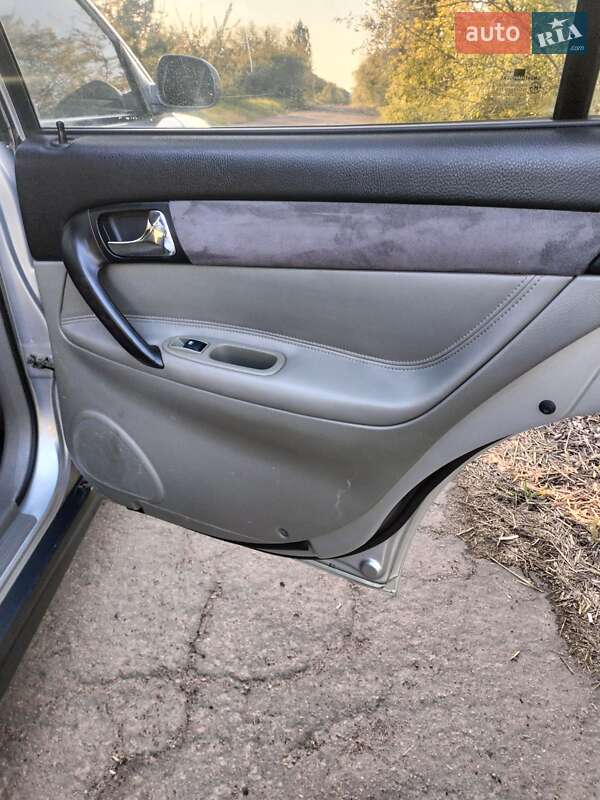 Седан Chevrolet Evanda 2005 в Александрие