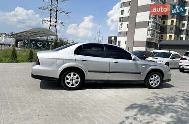 Седан Chevrolet Evanda 2005 в 
