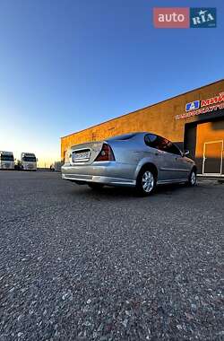 Седан Chevrolet Evanda 2005 в 