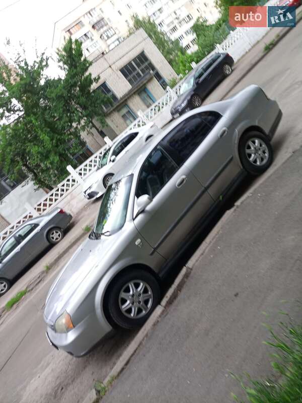 Седан Chevrolet Evanda 2006 в Киеве