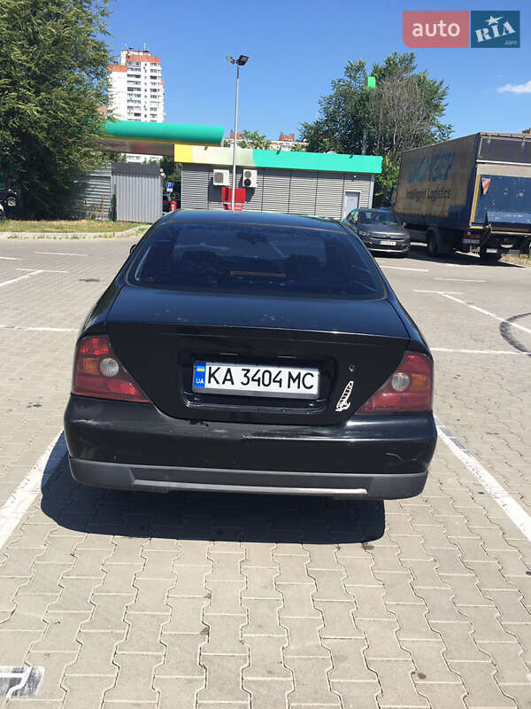 Седан Chevrolet Evanda 2004 в Киеве