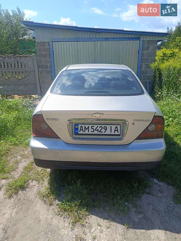 Седан Chevrolet Evanda 2006 в Овруче