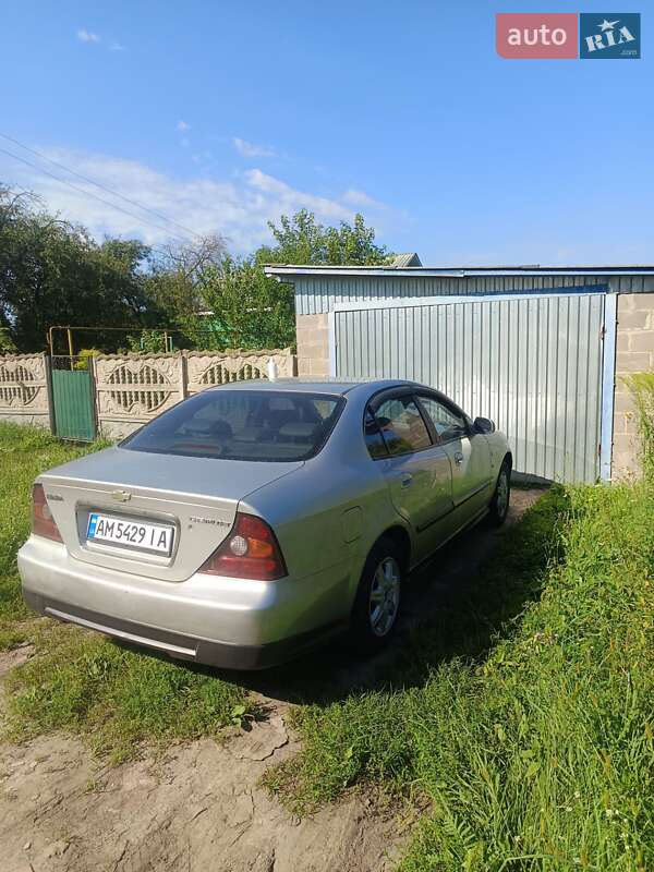 Седан Chevrolet Evanda 2006 в Овруче