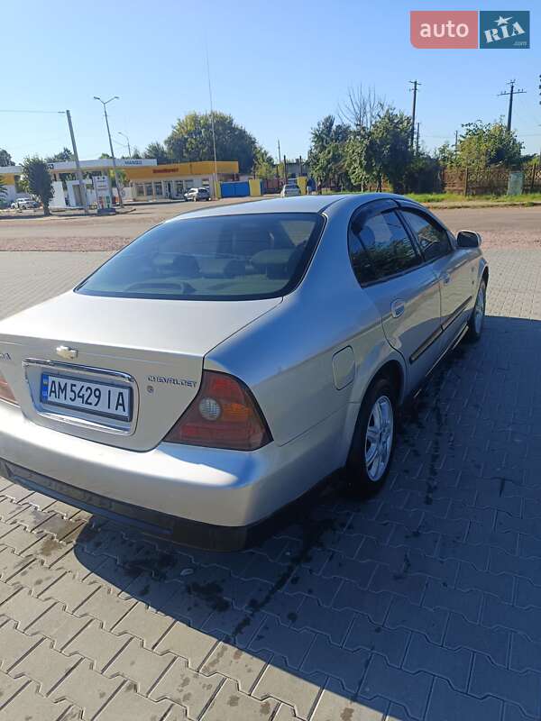 Седан Chevrolet Evanda 2006 в Овруче