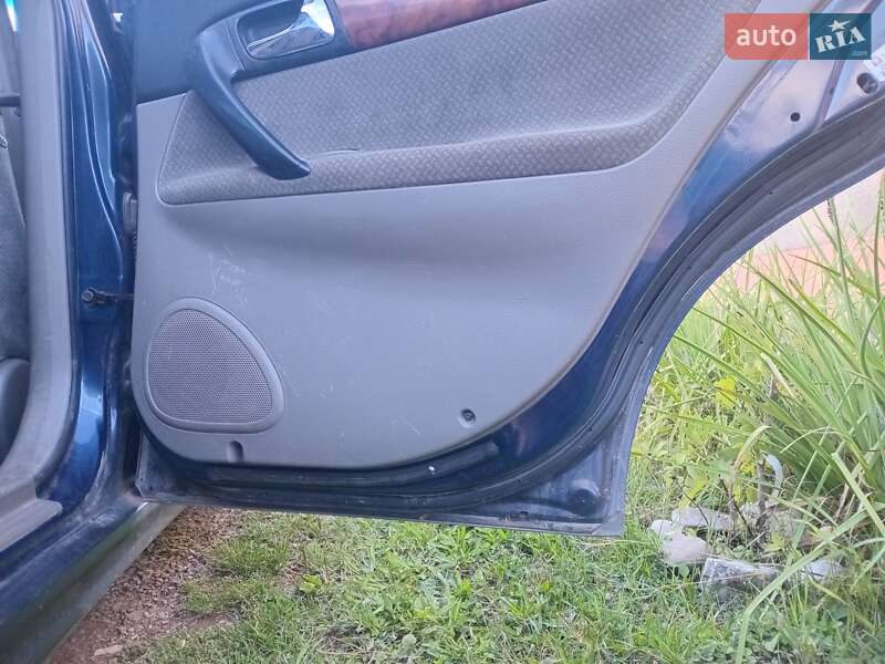 Седан Chevrolet Evanda 2005 в Ужгороде