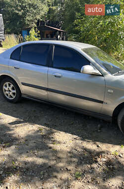 Седан Chevrolet Evanda 2005 в 
