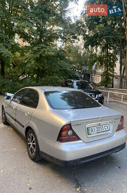 Седан Chevrolet Evanda 2005 в 