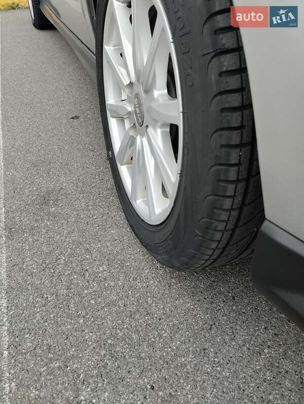 Седан Chevrolet Evanda 2005 в Киеве