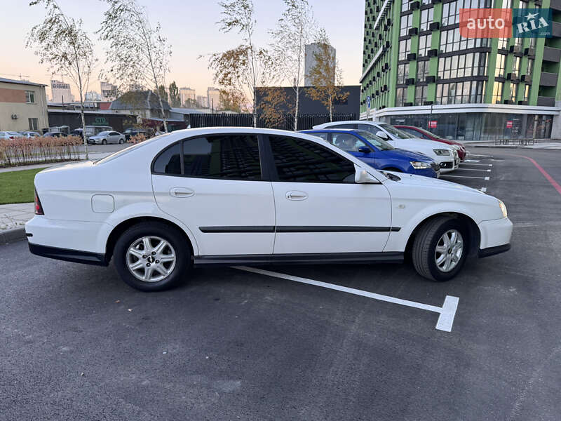 Седан Chevrolet Evanda 2006 в Києві фото 4 Седан Chevrolet Evanda 2006 в Києві
