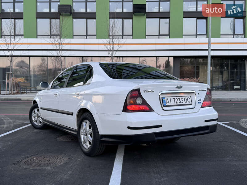 Седан Chevrolet Evanda 2006 в Києві фото 6 Седан Chevrolet Evanda 2006 в Києві