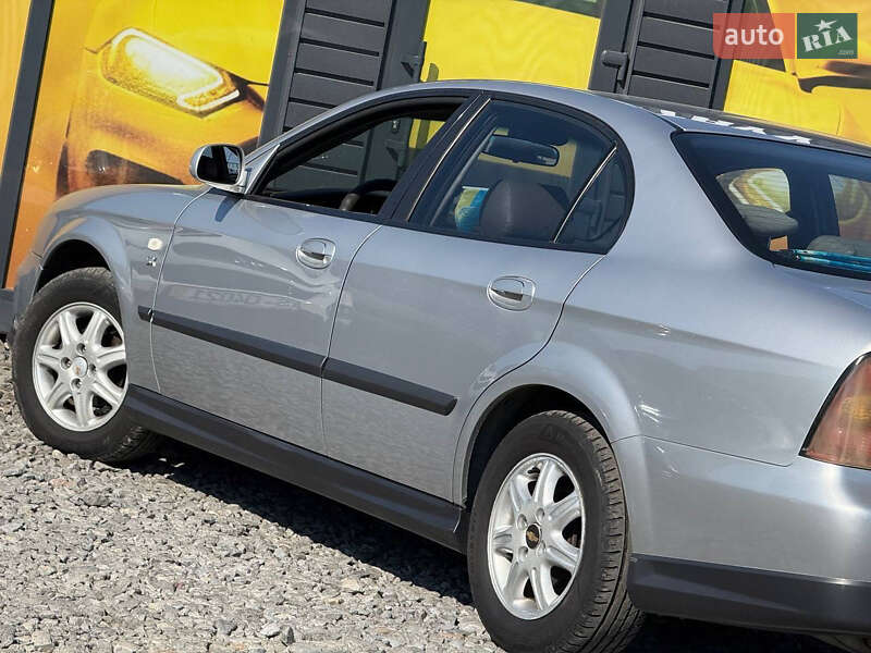 Седан Chevrolet Evanda 2005 в Стрые