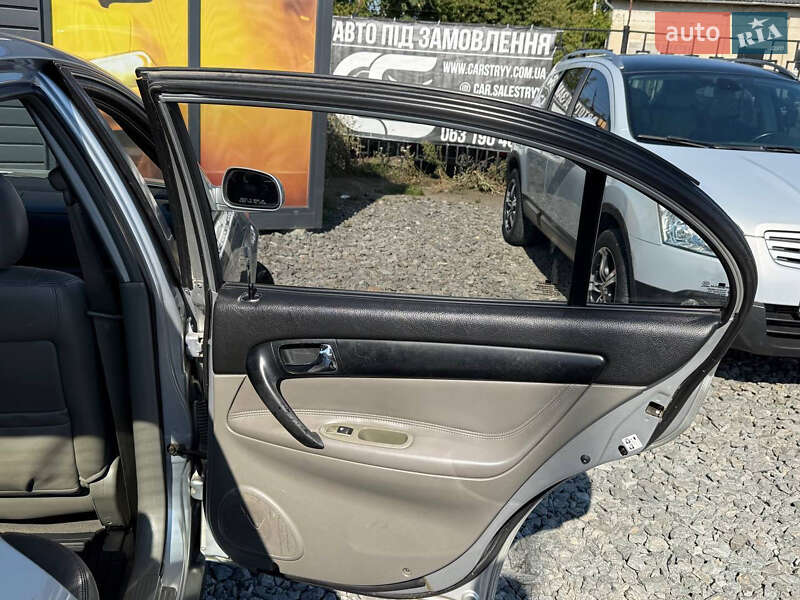 Седан Chevrolet Evanda 2005 в Стрые