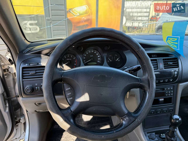 Седан Chevrolet Evanda 2005 в Стрые