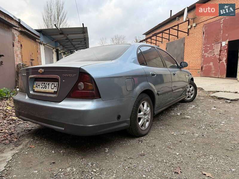 Седан Chevrolet Evanda 2005 в Дніпрі