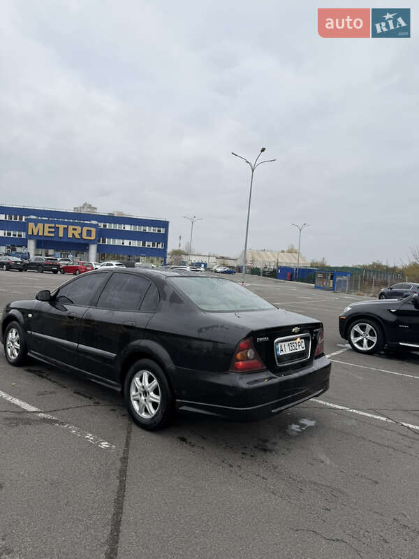 Седан Chevrolet Evanda 2005 в Києві фото 5 Седан Chevrolet Evanda 2005 в Києві