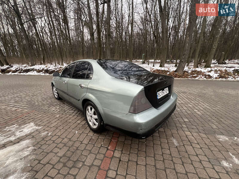 Седан Chevrolet Evanda 2005 в Львове