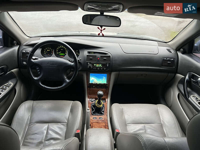 Седан Chevrolet Evanda 2004 в Лозовой