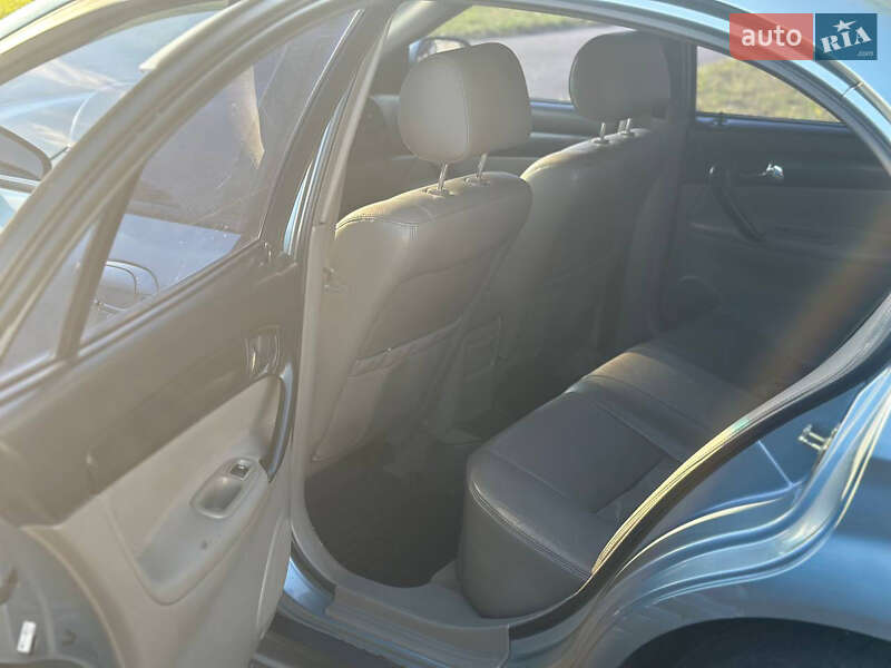 Седан Chevrolet Evanda 2005 в Киеве