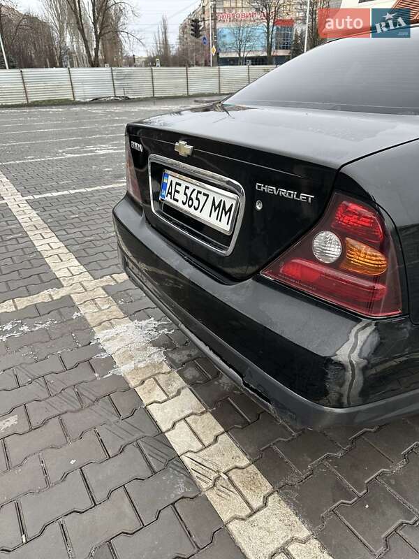 Седан Chevrolet Evanda 2006 в Кривом Роге