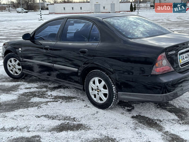 Седан Chevrolet Evanda 2006 в Києві