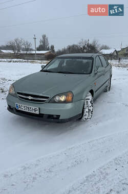 Седан Chevrolet Evanda 2004 в Володимирі