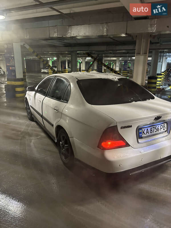 Седан Chevrolet Evanda 2004 в Киеве