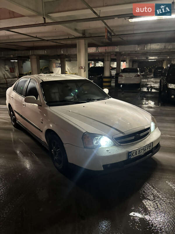 Седан Chevrolet Evanda 2004 в Киеве