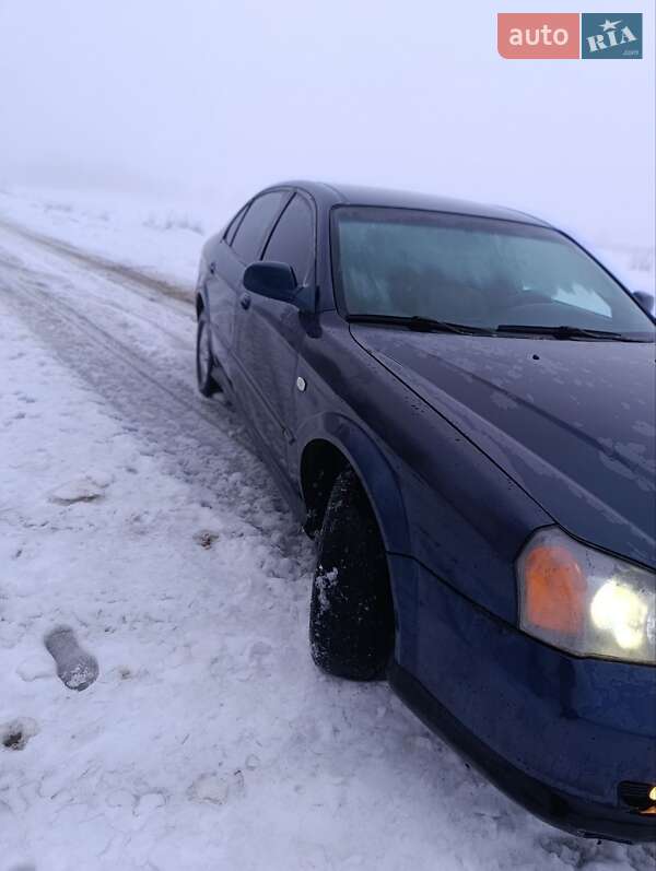 Седан Chevrolet Evanda 2006 в Борщеві