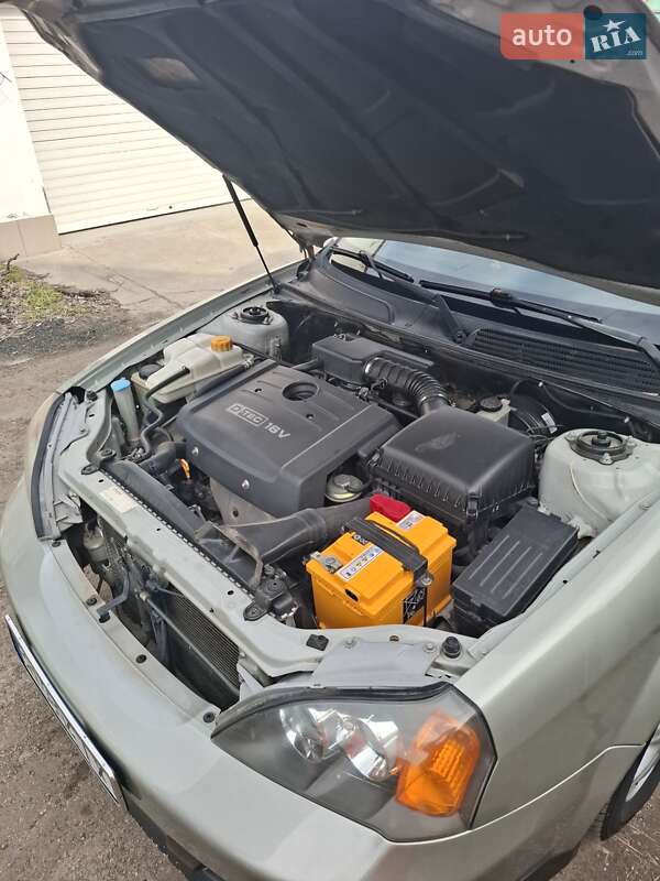 Седан Chevrolet Evanda 2005 в Черноморске