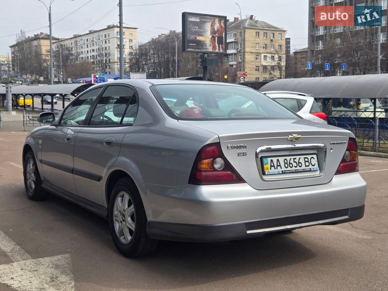 Седан Chevrolet Evanda 2006 в Киеве
