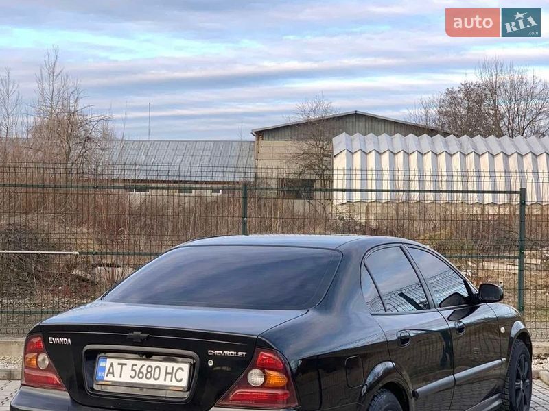 Седан Chevrolet Evanda 2005 в Коломые