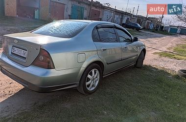 Седан Chevrolet Evanda 2005 в Южном