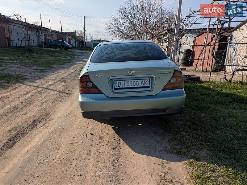 Седан Chevrolet Evanda 2005 в Южном