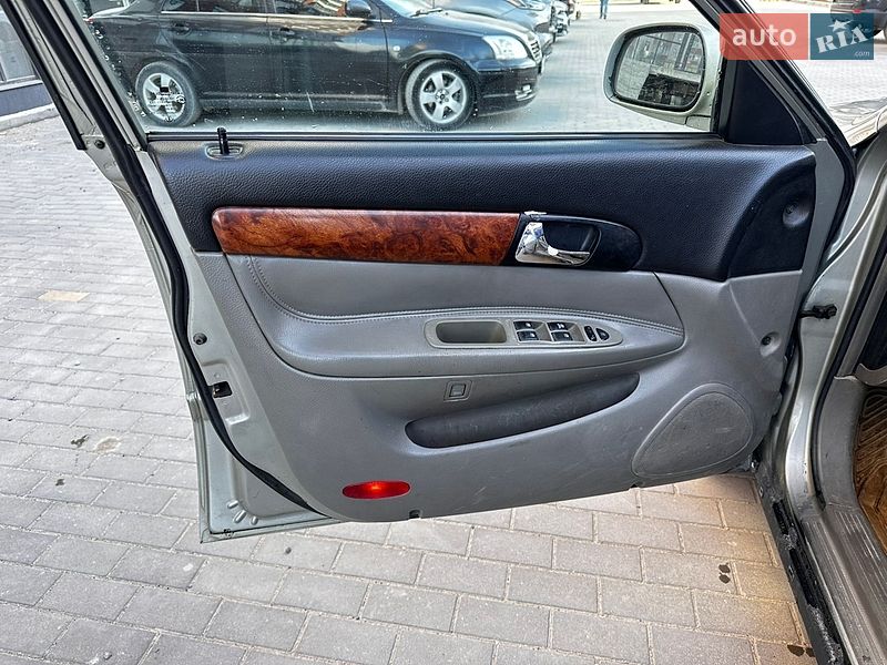 Седан Chevrolet Evanda 2005 в Тернополе
