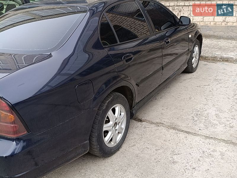 Седан Chevrolet Evanda 2005 в Каневі