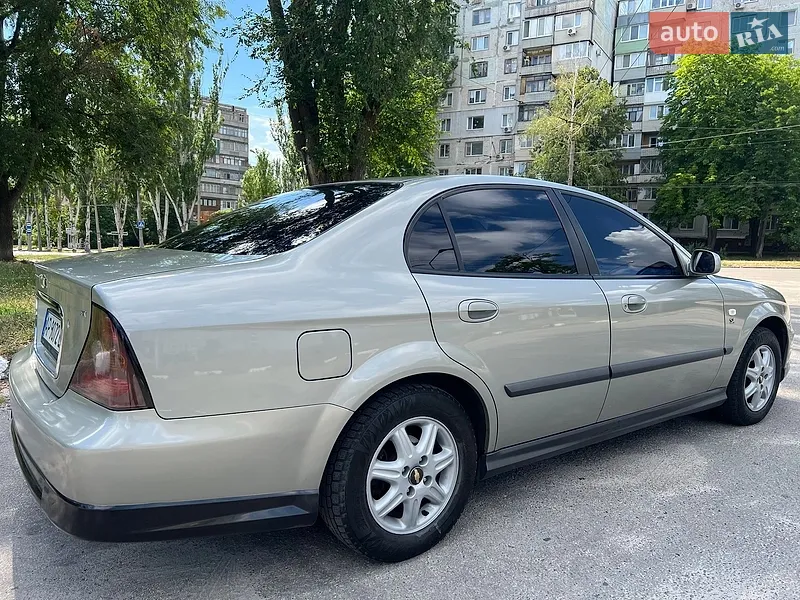 Chevrolet Evanda 2005 VIN Y6DLF69ZE5B158344 фото оголошення 4 з 46