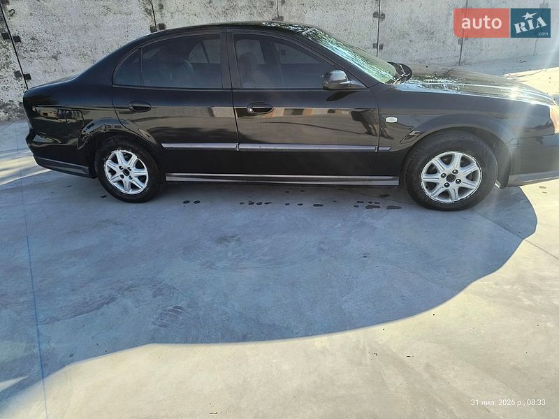 Седан Chevrolet Evanda 2006 в Ровно