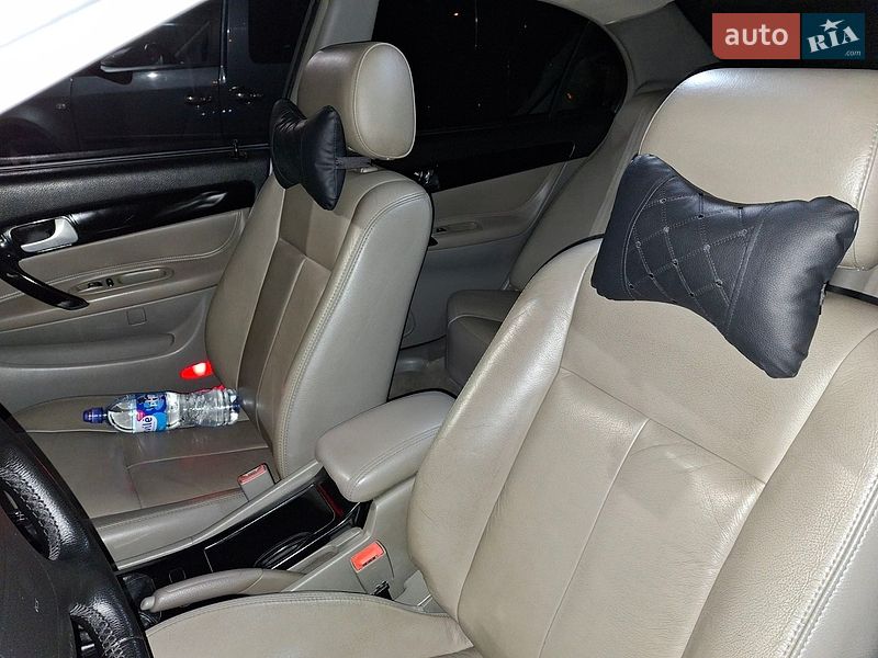 Седан Chevrolet Evanda 2006 в Киеве