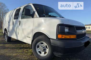 Вантажний фургон Chevrolet Express 2003 в Львові