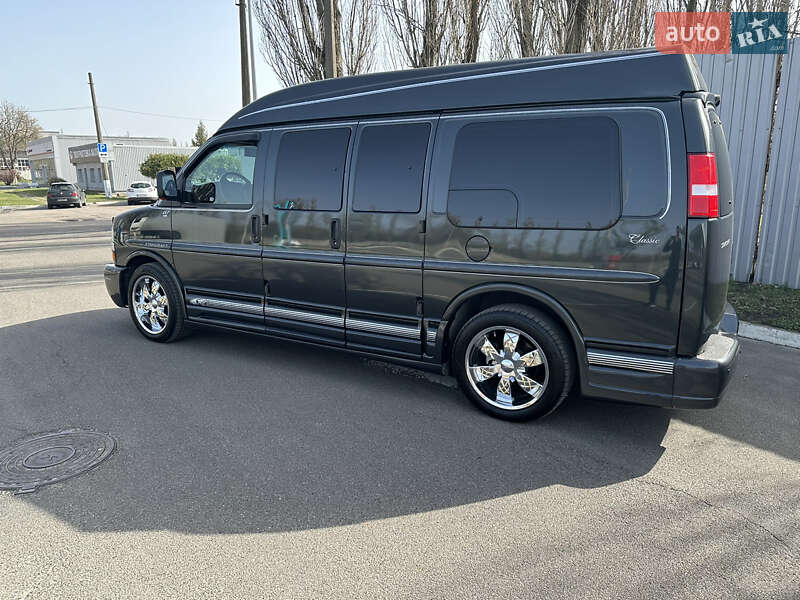 Минивэн Chevrolet Express 2004 в Киеве